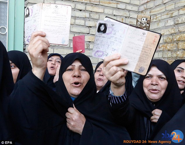 گزارش دیلی میل از حضور مردم ایران در انتخابات (تصاویر) گزارش دیلی میل از حضور مردم ایران در انتخابات (تصاویر)