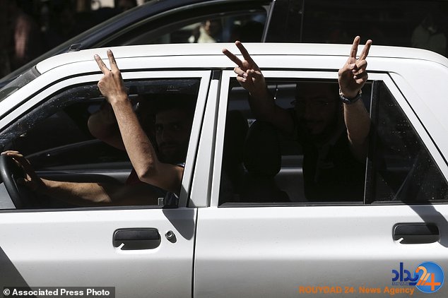 گزارش دیلی میل از حضور مردم ایران در انتخابات (تصاویر) گزارش دیلی میل از حضور مردم ایران در انتخابات (تصاویر)