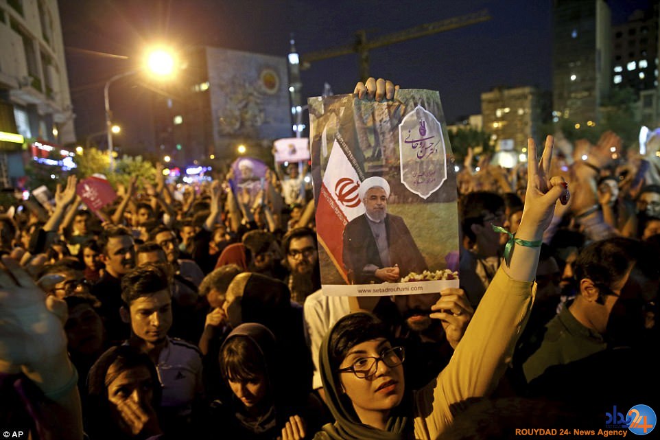 جشن پیروزی روحانی (تصاویر)