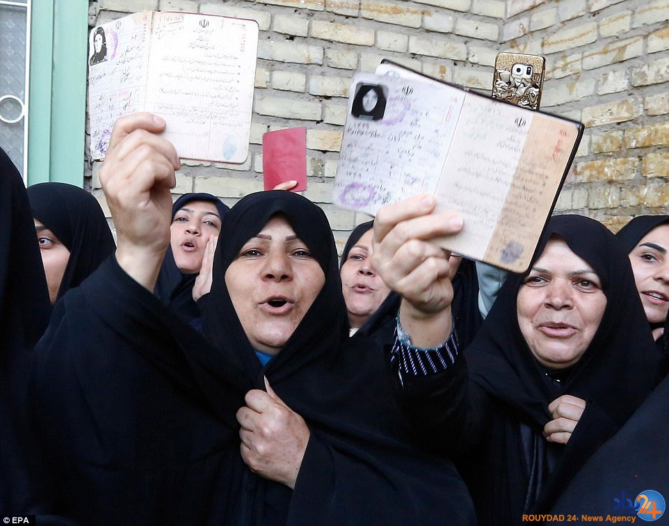 جشن پیروزی روحانی (تصاویر)