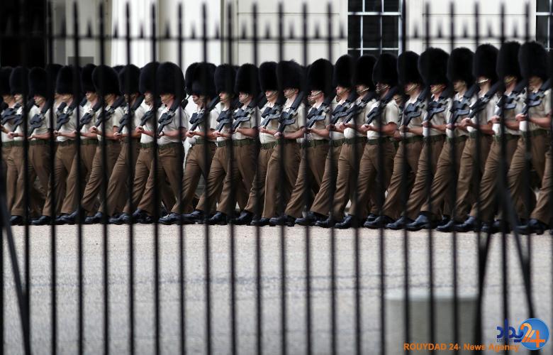 از رژه گارد ولینگتون تا آتش گرفتن نیروهای ضدشورش از رژه گارد ولینگتون تا آتش گرفتن نیروهای ضدشورش