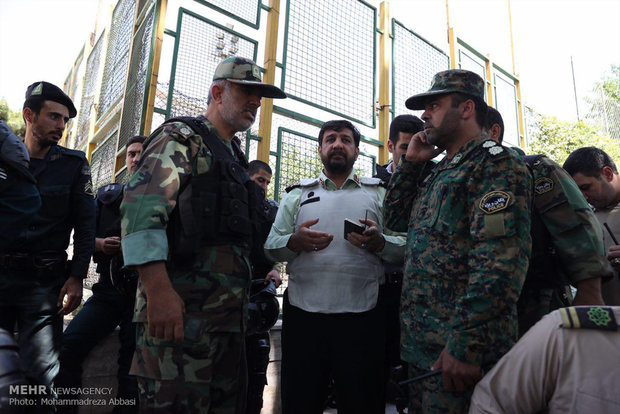 حمله مسلحانه به مجلس (تصاویر)