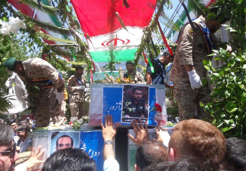 مراسم تشییع شهدای حادثه تروریستی تهران برگزار شد (تصاویر)