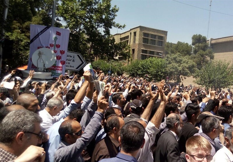 مراسم تشییع شهدای حادثه تروریستی تهران برگزار شد (تصاویر)