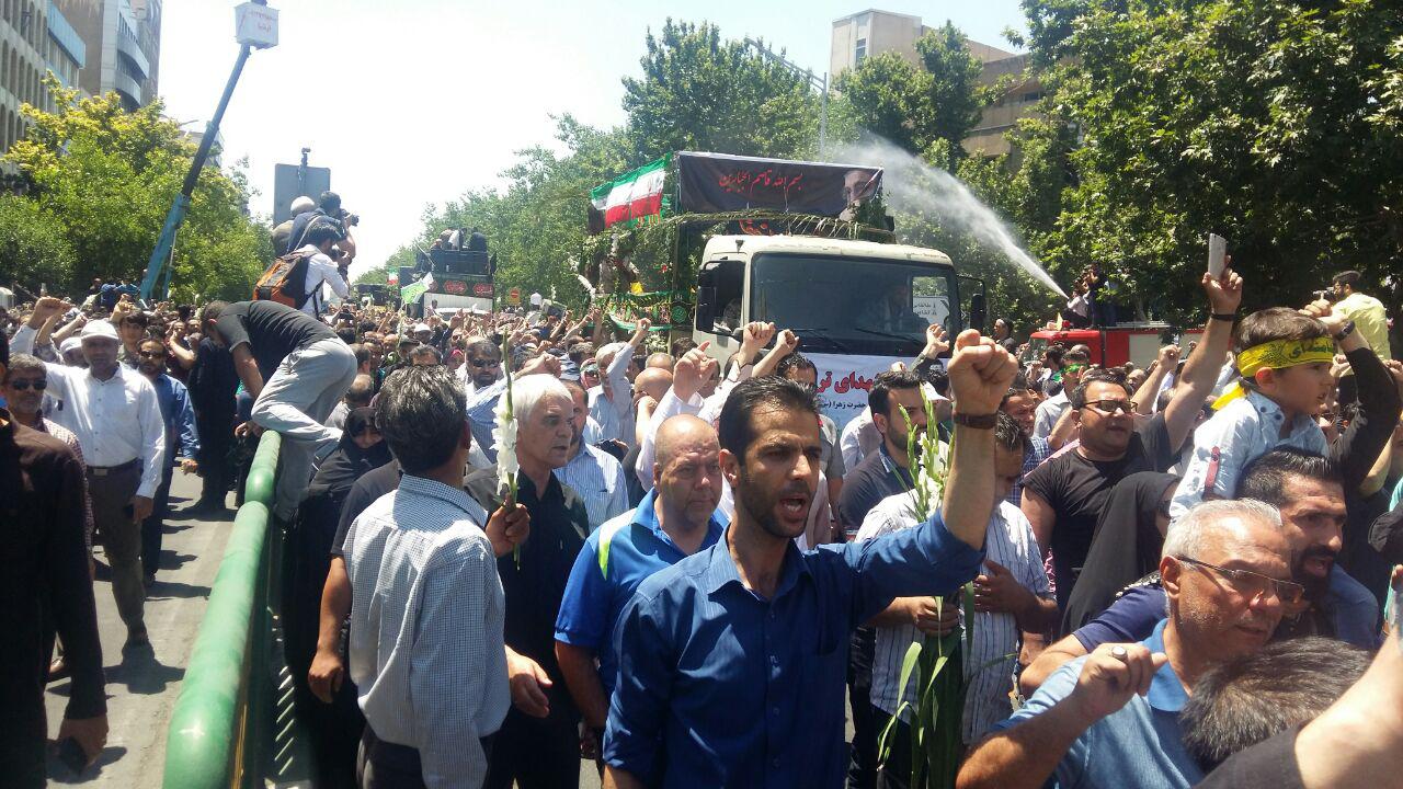 مراسم تشییع شهدای حادثه تروریستی تهران برگزار شد (تصاویر)