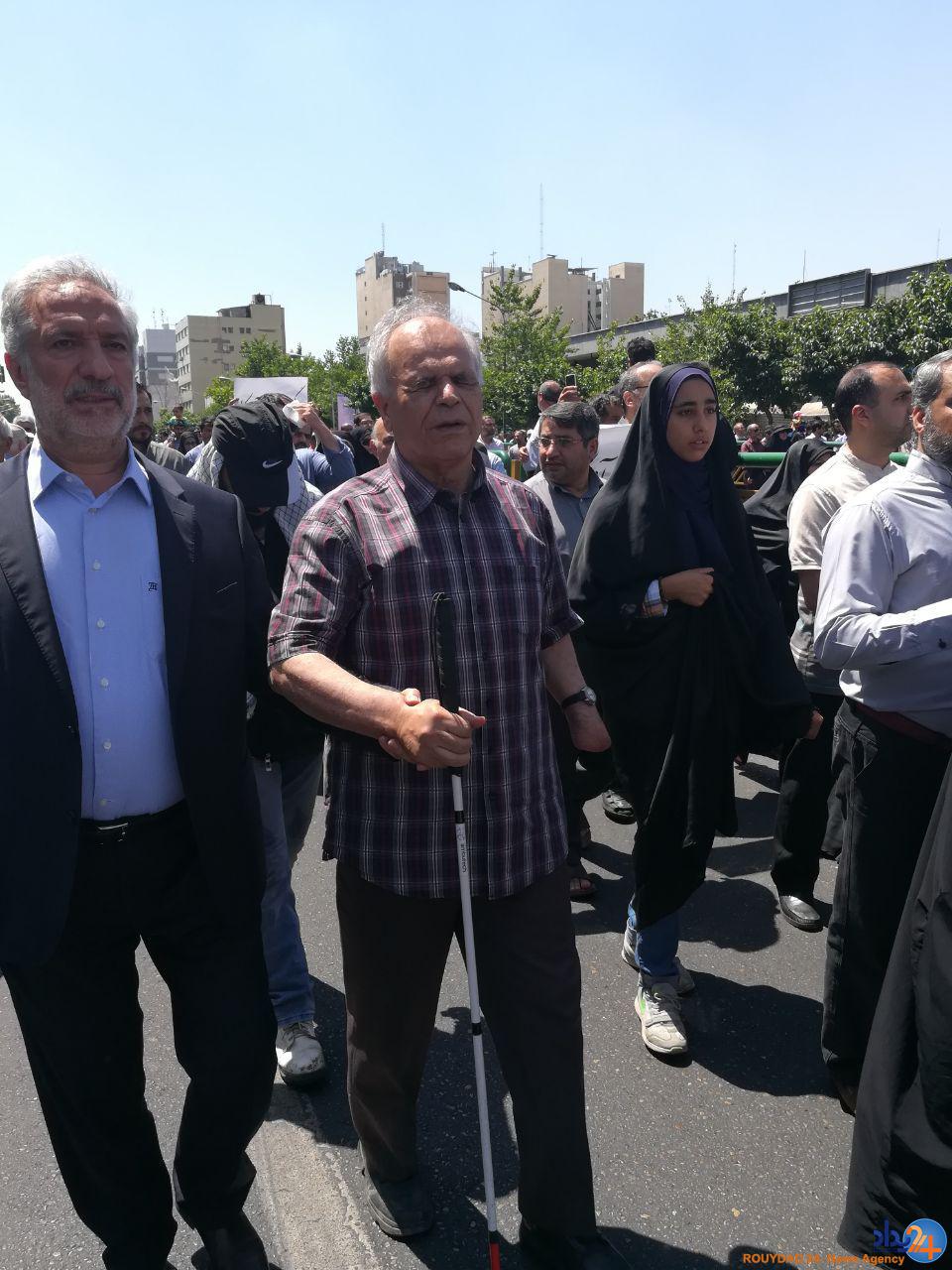 حضور لطف‌الله میثمی در مراسم تشییع شهدای ترور (تصاویر)