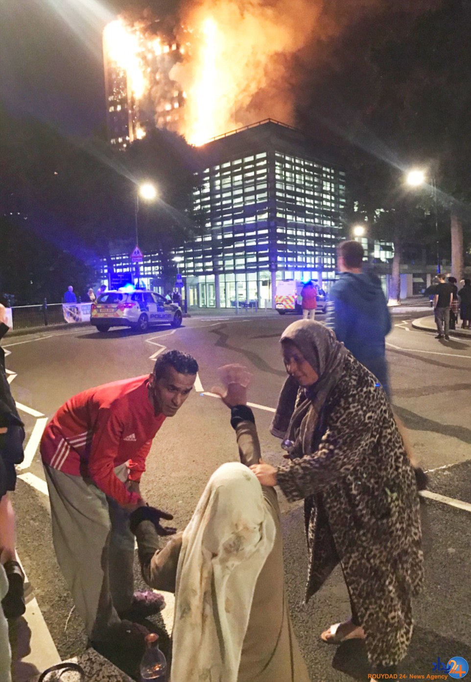 آتش سوزی مهیب در برج 27 طبقه لندن (فیلم و تصاویر) آتش سوزی مهیب در برج 27 طبقه لندن (فیلم و تصاویر)