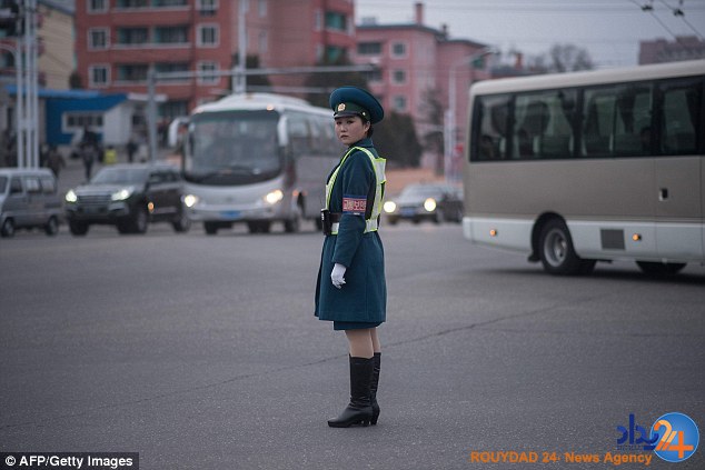 دختران زیبا و زیر 26 سال مأموران راهنمایی و رانندگی پیونگ یانگ (تصاویر)