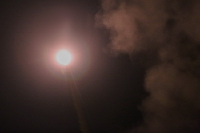 لحظه حمله موشکی سپاه به داعش(تصاویر)
