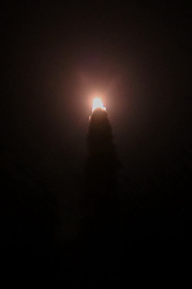 لحظه حمله موشکی سپاه به داعش(تصاویر) لحظه حمله موشکی سپاه به داعش(تصاویر)