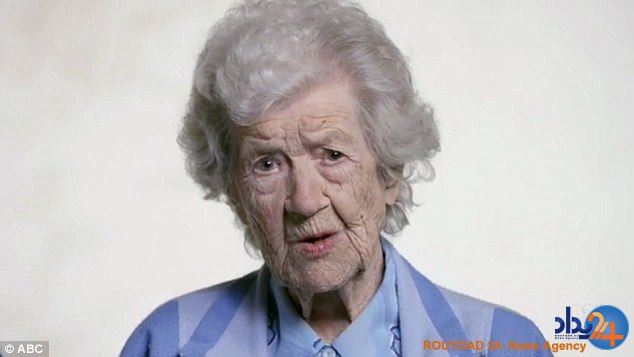 چتربازی مادربزرگ 101 ساله در ارتفاع 14 هزار فوتی (فیلم و تصاویر)
