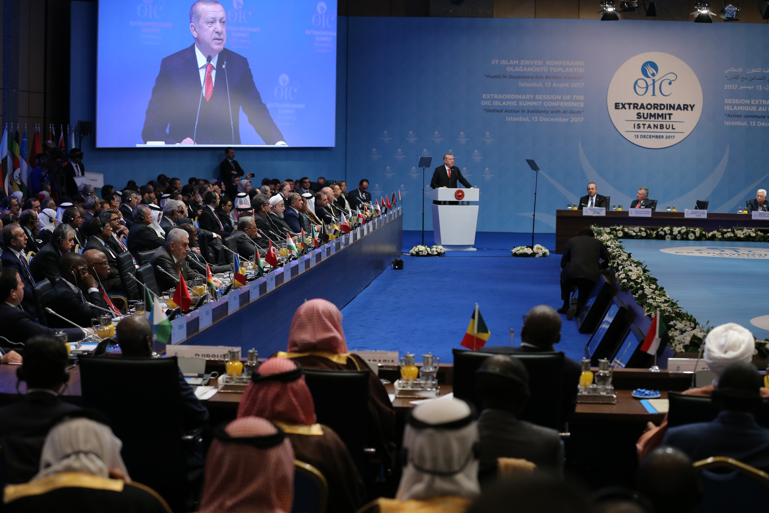 اردوغان: اسرائیل دولت اشغالگر و تروریستی است/ عباس: ترامپ قدس را به اسرائیل هدیه داد اردوغان: اسرائیل دولت اشغالگر و تروریستی است/ عباس: ترامپ قدس را به اسرائیل هدیه داد