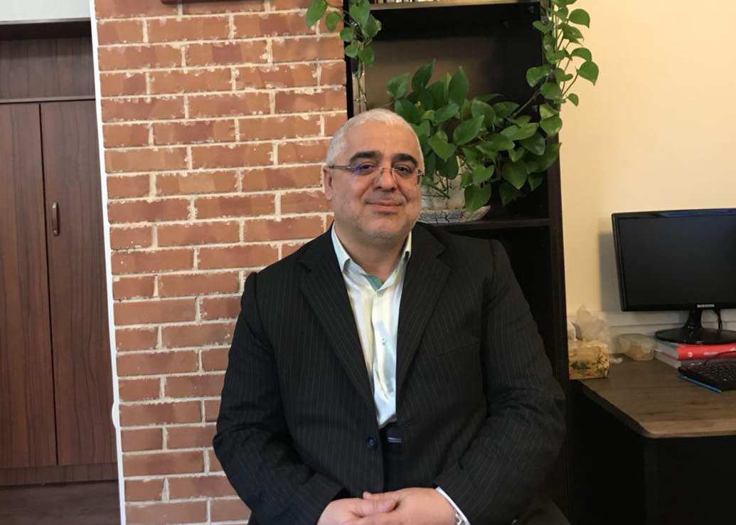 مبارزه با فساد از دفتر خود رهبری شروع شود/ مجلس سنتی اداره می‎شود/ قدرت ریسک لاریجانی کمتر از جهانگیری است