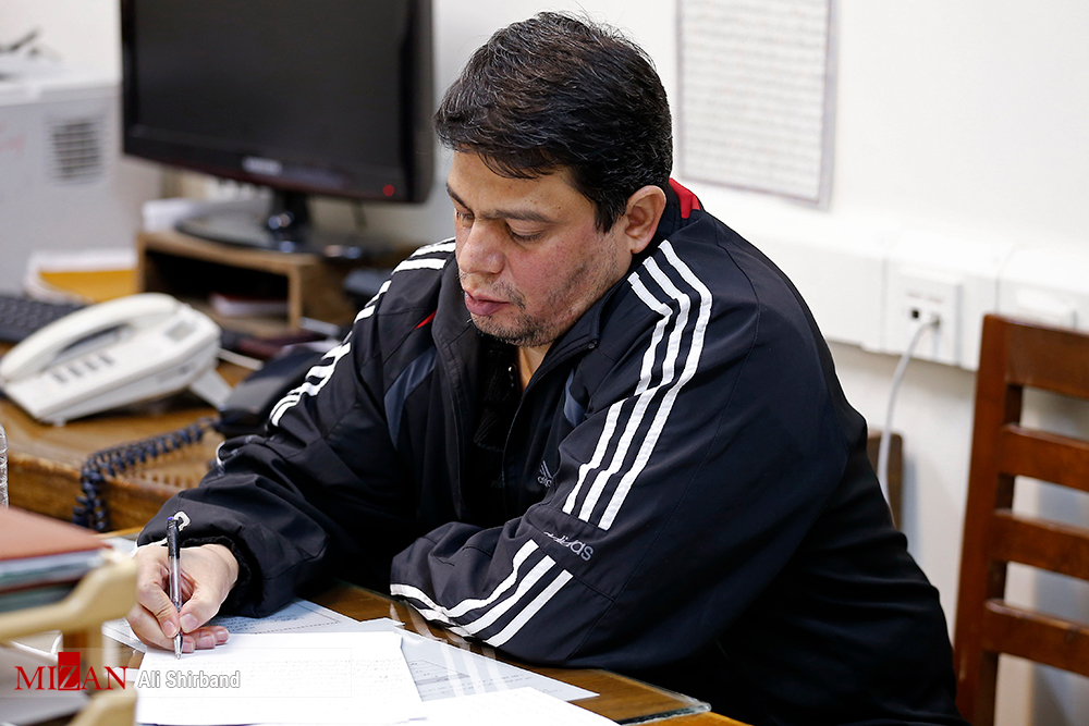 تصاویر لحظات قبل از اعدام باقری درمنی