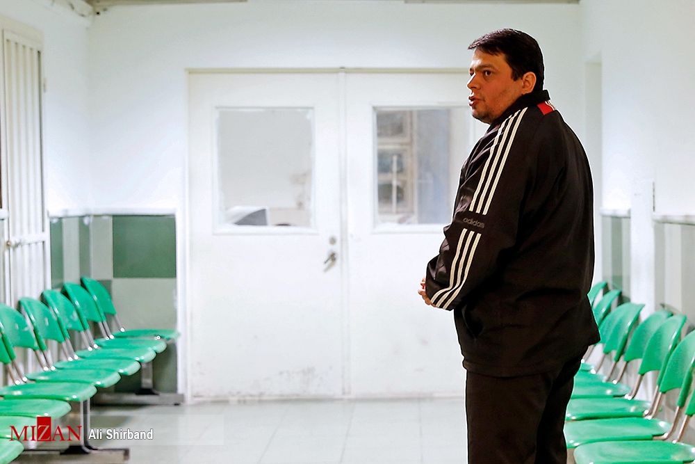 تصاویر لحظات قبل از اعدام باقری درمنی