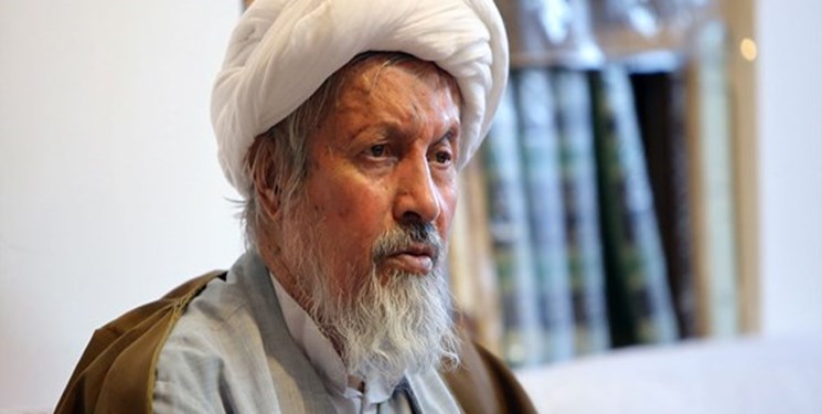 آیت الله مومن در بیمارستان بستری شد