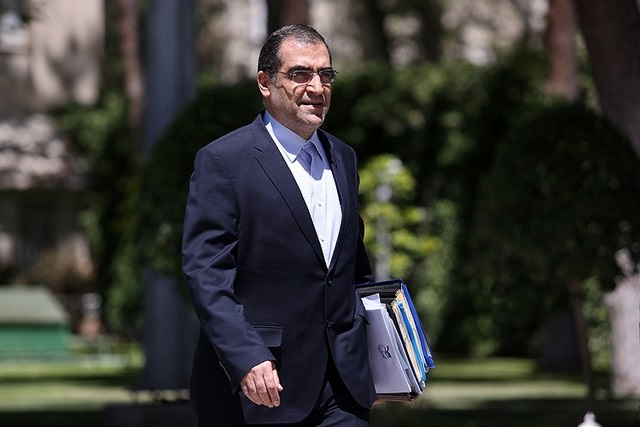 خداحافظی وزیر بهداشت از کابینه/ استعفای قاضی زاده هاشمی پذیرفته شد خداحافظی وزیر بهداشت از کابینه/ استعفای قاضی زاده هاشمی پذیرفته شد