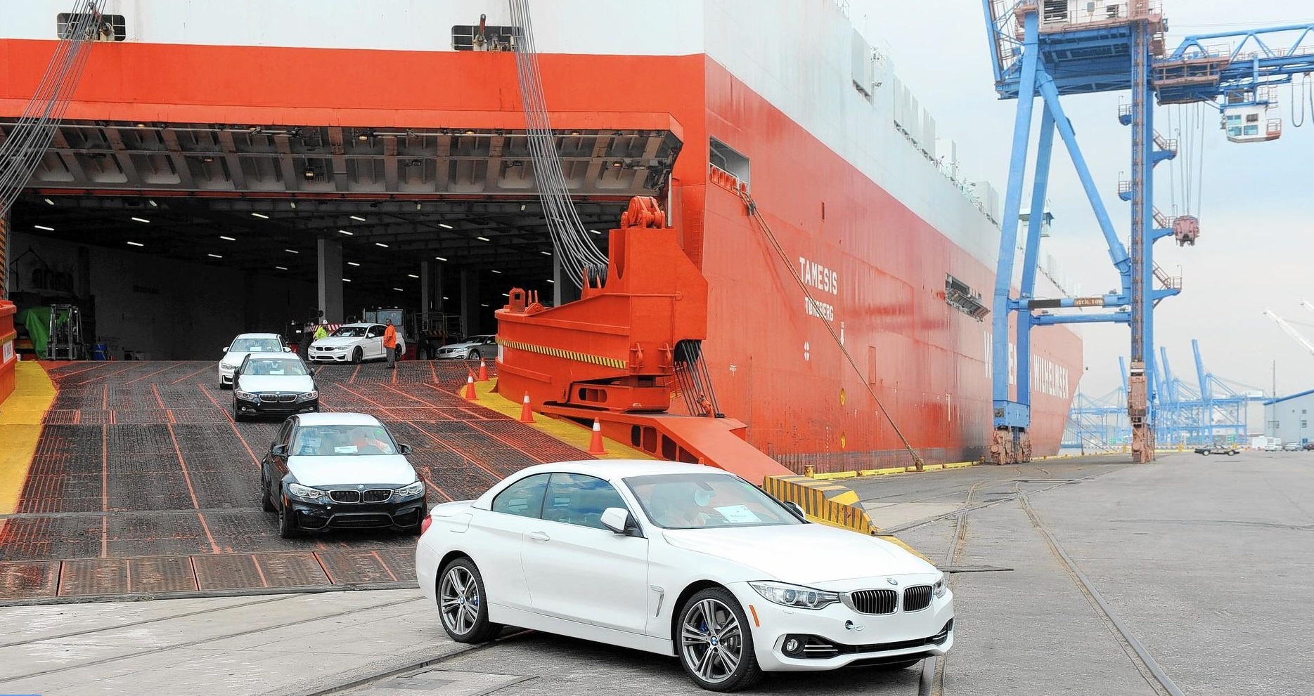 ترخیص ۱۳ هزار خودرو چه تأثیری بر بازار خواهد گذاشت/ درآمد ۱۸۰۰ میلیارد تومانی دولت از محل ترخیص/ ۴۲۰۰ خودرو با دلار ۴۲۰۰ تومانی ترخیص ۱۳ هزار خودرو چه تأثیری بر بازار خواهد گذاشت/ درآمد ۱۸۰۰ میلیارد تومانی دولت از محل ترخیص/ ۴۲۰۰ خودرو با دلار ۴۲۰۰ تومانی