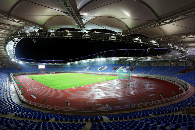 پخش مسابقات تیم ملی در ورزشگاه امام رضا(ع)، فقط آقایان!