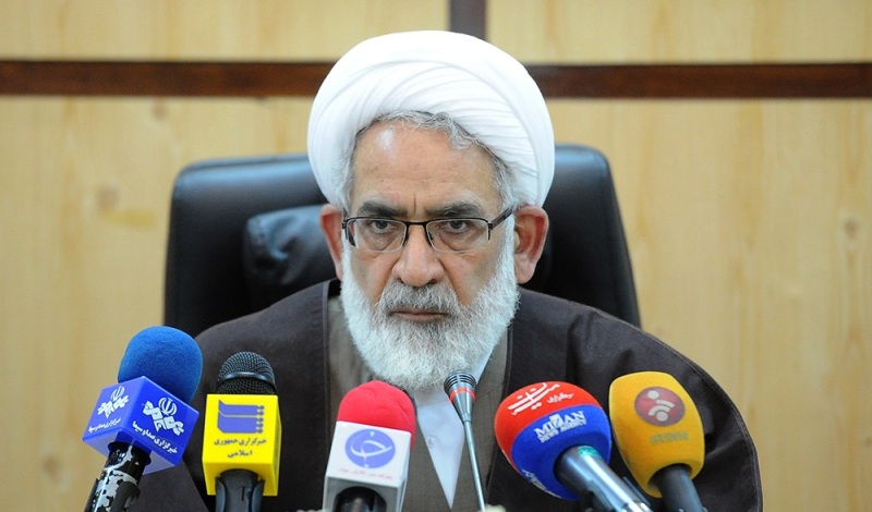 دادستان‌ها فعلا با تاکسی‌های اینترنتی برخوردی نداشته باشند