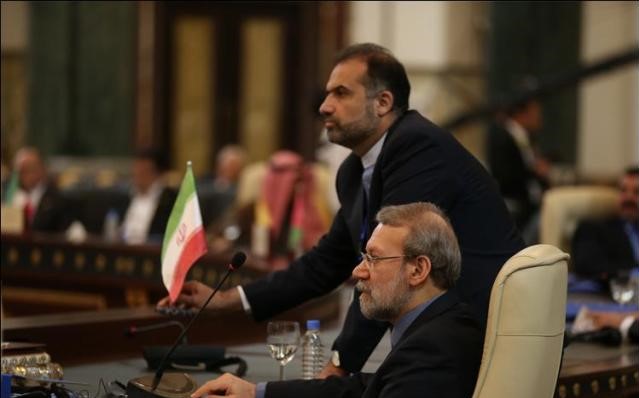 از افشای ماجرای پیامکها تا سلفی حقارت و سفر به کانادا و نماینده ای که حرف نمی زند! از افشای ماجرای پیامکها تا سلفی حقارت و سفر به کانادا و نماینده ای که حرف نمی زند!