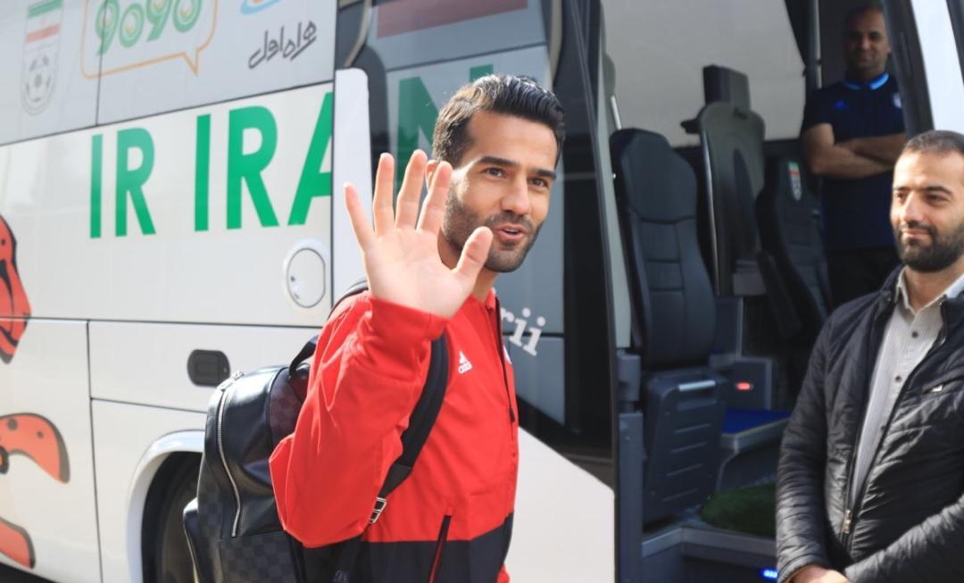 ملی‌پوشان حق خروج از هواپیما را ندارند!