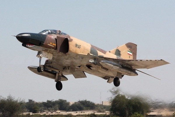 شلیک «ماوریک» و «قاصد» توسط جنگنده‌های «فانتوم»