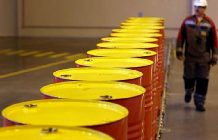 شادی بی‌دلیل اعراب از احتمال پایان دوران معافیت صادرات نفت ایران/ آیا معافیت از تحریم‌های نفتی تمدید خواهد شد؟