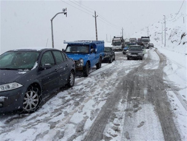 بارش برف و یخبندان کدام محور‌های مواصلاتی را مسدود کرد؟