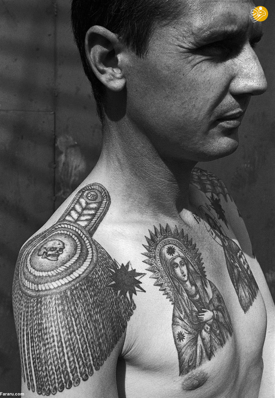 خالکوبی&zwnj;های عجیب روی بدن زندانیان در شوروی +تصاویر