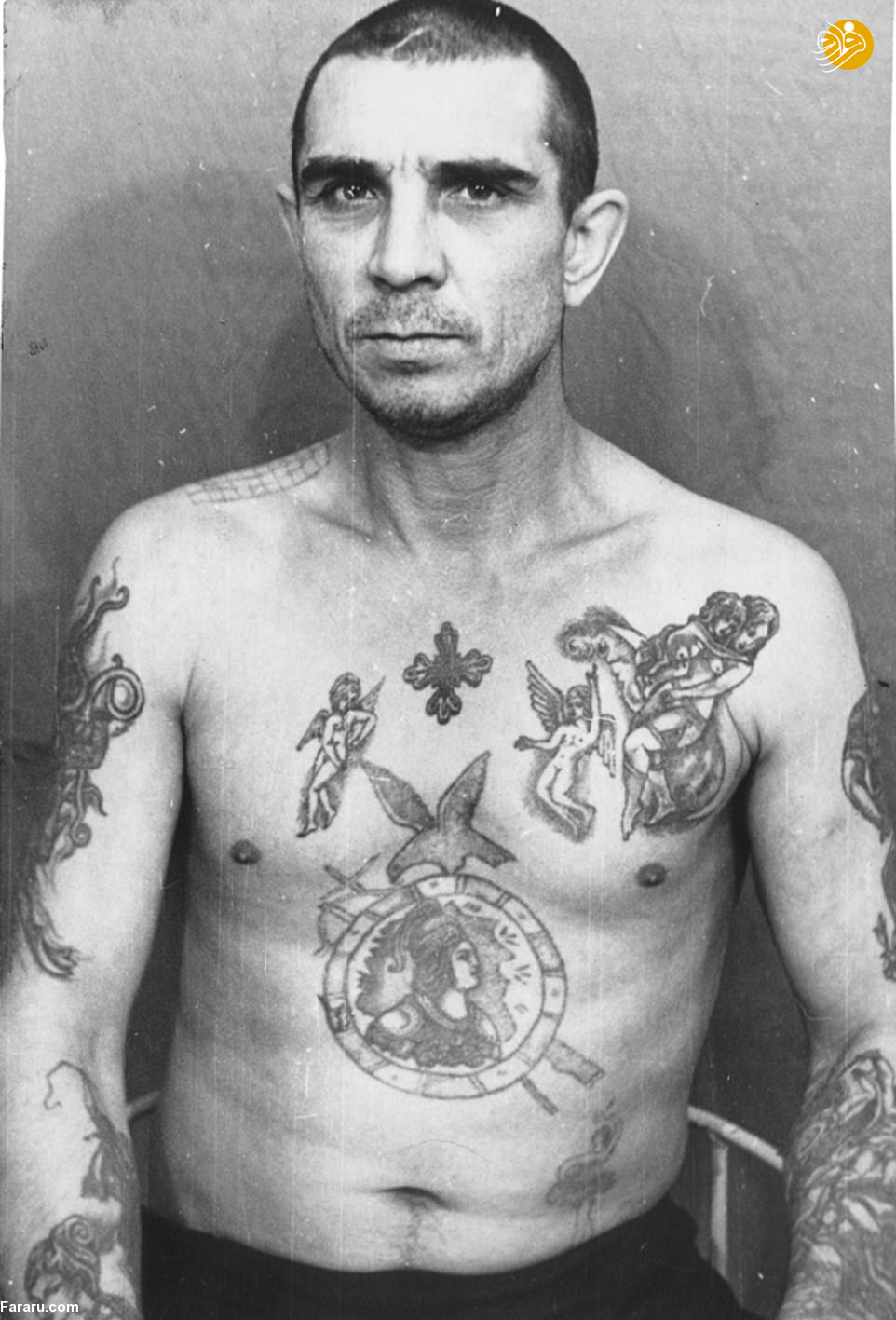 خالکوبی&zwnj;های عجیب روی بدن زندانیان در شوروی +تصاویر