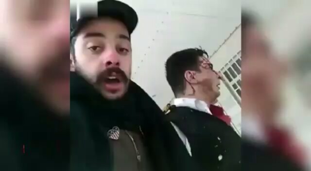 من مهندس پرواز را از میان لاشه هواپیمای در آتش بیرون کشیدم