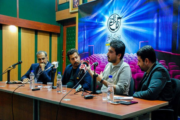 دفاع مومن‌نسب از ادعای ۲ گیگ اینترنت رایگان/ حاضرم پدر آن دختر را بیاورم و با وزیر ارتباطات مناظره کنم