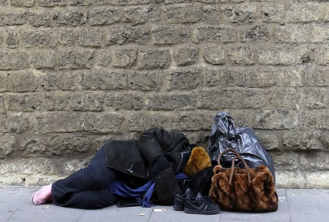 افزایش خودرو خوابی در کلان شهر‌ها/ لزوم حضور نامحسوس مسئولان اجتماعی در گرمخانه‌ها