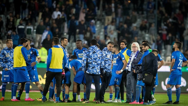 اتفاقات عجیب در استقلال/ تماس یک بازیکن از ترکیه و تهدید به اعتصاب اتفاقات عجیب در استقلال/ تماس یک بازیکن از ترکیه و تهدید به اعتصاب