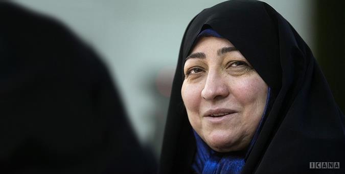 نماینده&zwnj;ای که برای خقوق ملت استعفا می&zwnj;دهد، نماینده&zwnj;ای که به دنبال کار برای فرزند می&zwnj;گردد.