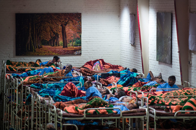 پذیرش ۲۴ ساعته کارتن خواب‌ها در شب‌های سرد زمستان