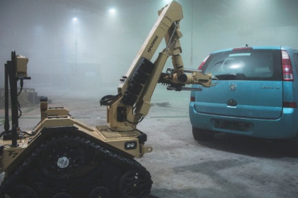 ربات‌های مخصوص خنثی سازی بمب در ارتش انگلیس +عکس