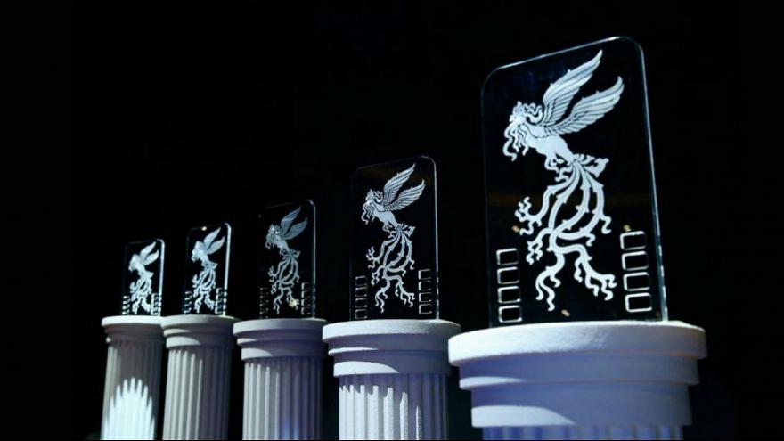 چرا سیمرغ بلورین جشنواره فیلم فجر از خارج وارد می‌شود؟