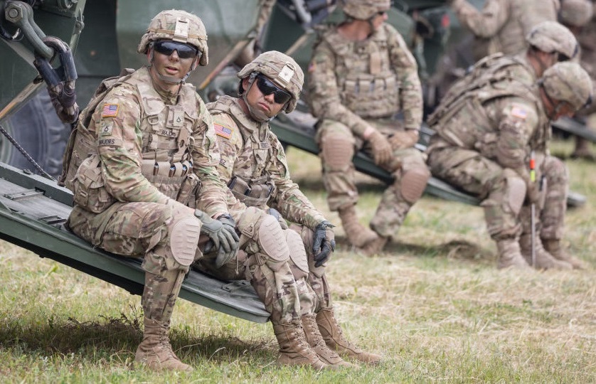 آمریکا مدیریت سوریه را به روسیه واگذار کرده است/ خروج نیروهای نظامی آمریکا تاثیری در ایفای نقش ایران در سوریه ندارد