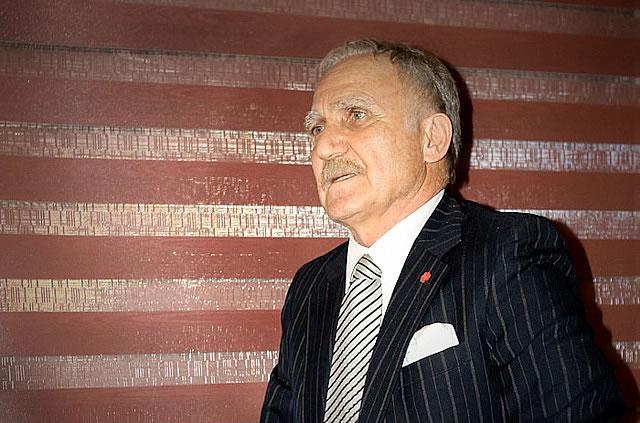 واگذاری پرسپولیس به کسی جز پیشکسوتان، فروش مال غیر