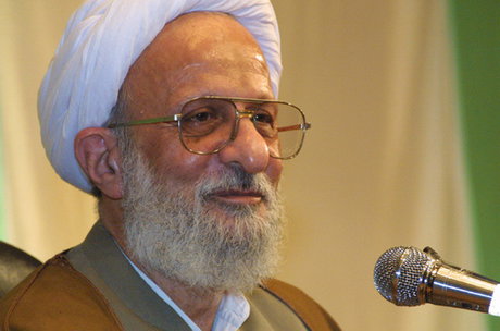 مصباح‌یزدی: مدعیان آزادی، فرانسه را ببینند و از خجالت بمیرند