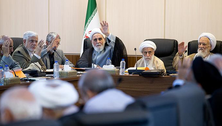 بازی بزرگان برای جانشینی هاشمی‌ها/ گزینه‌های ریاست مجمع تشخیص مصلحت نظام