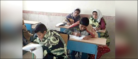 دانش آموز خود را پتو پیچ کنید +عکس