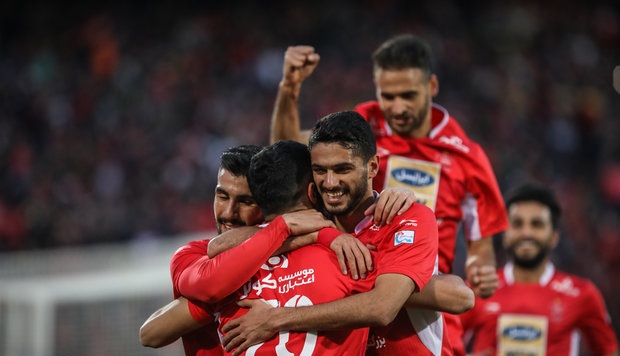 صعود پرسپولیس به مرحله یک چهارم در وقت‌های تلف شده/ برانکو مچ کریمی را خواباند