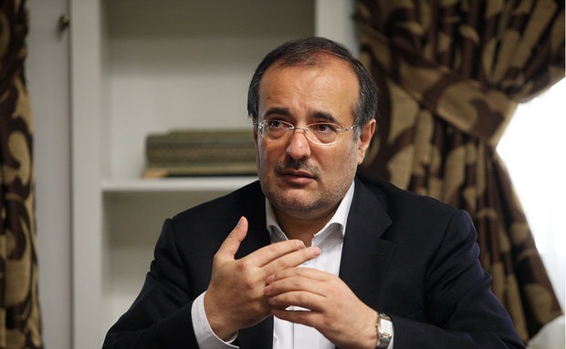 راهکارهای ما از تحریم‌های آمریکا عقب تر است/ دیدن مردم در صف گوشت شرم آور است