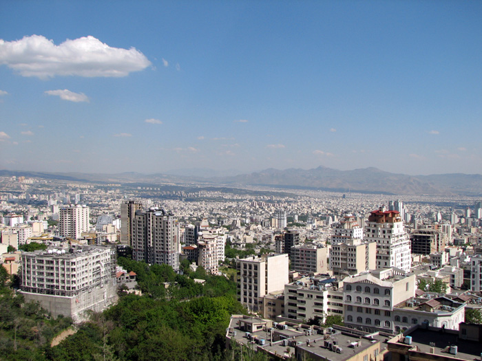 عضو شورای شهر: مردم باید پرداخت هزینه‌های زندگی در تهران را بپذیرند