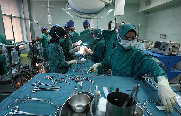 مواد بی حسی و نخ بخیه کافی نداریم مواد بی حسی و نخ بخیه کافی نداریم