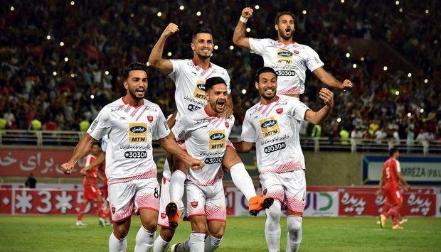پرسپولیس با شکست پدیده صدرنشین شد