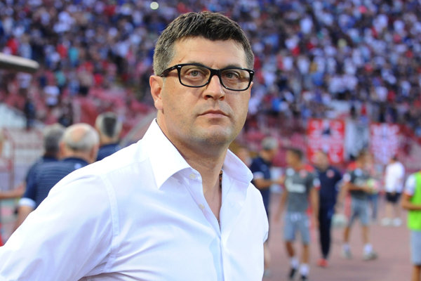 حریف استقلال با ۳.۲ میلیون یورو به دنبال سرمربی «ستاره سرخ»